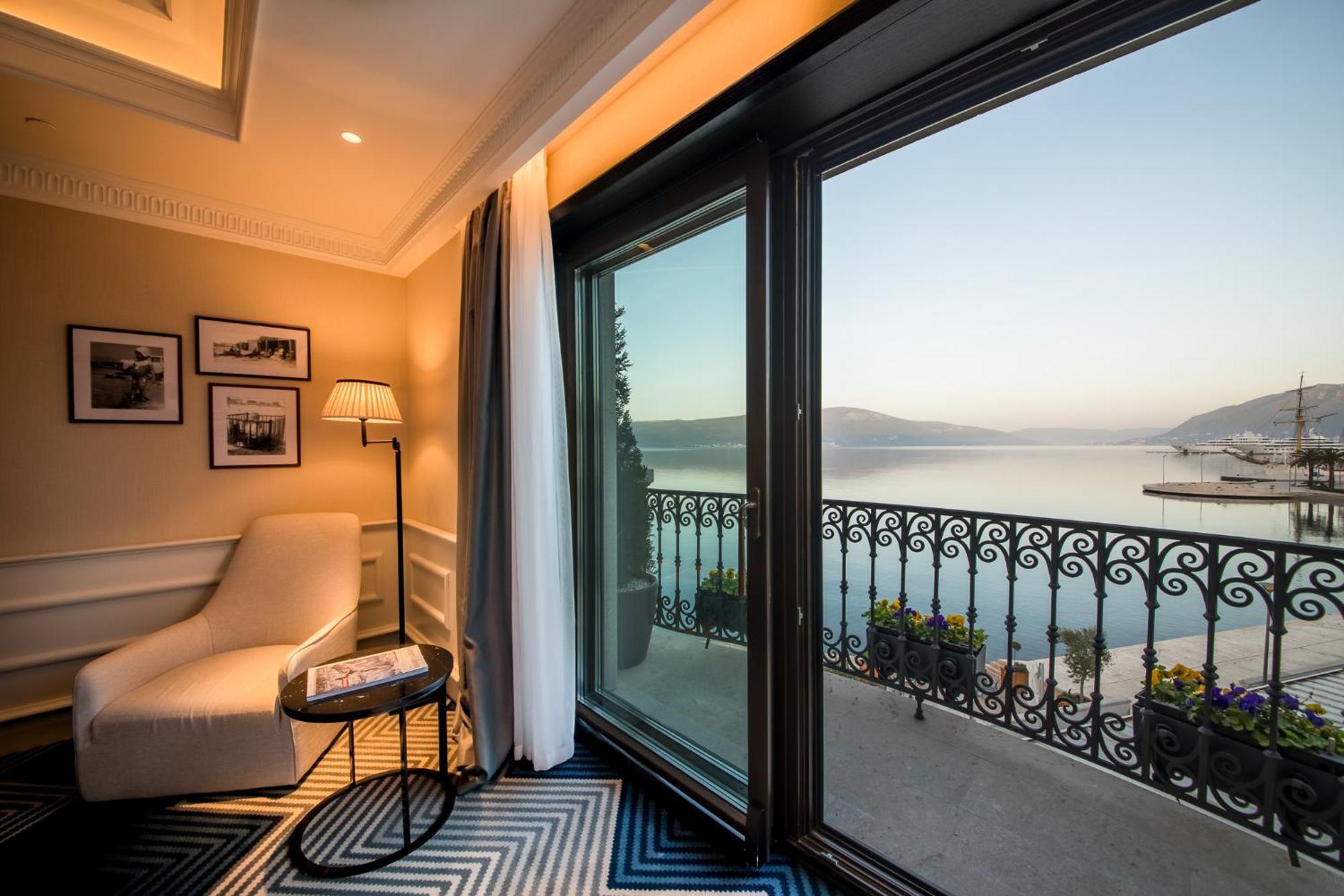 Boutique Hotel La Roche Tivat Ngoại thất bức ảnh
