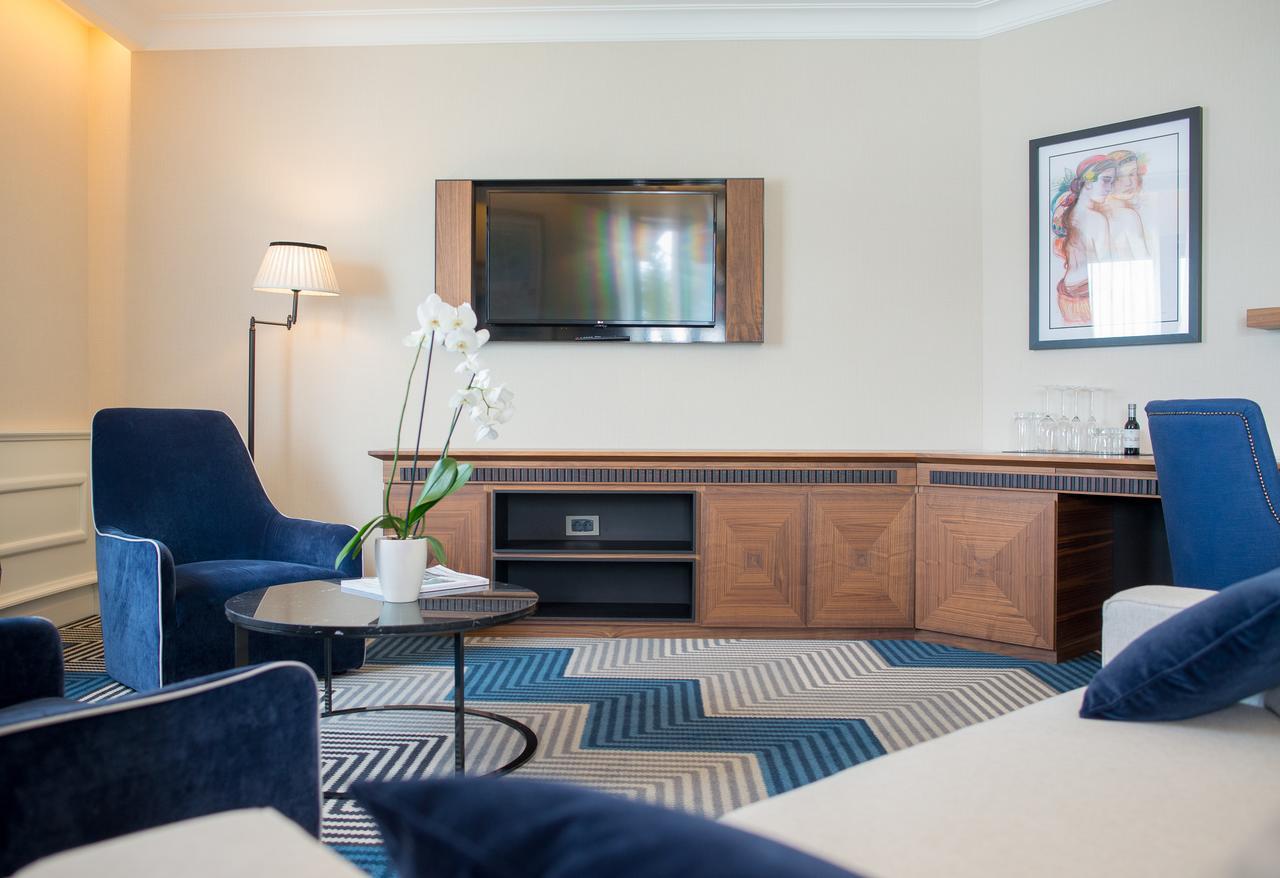 Boutique Hotel La Roche Tivat Ngoại thất bức ảnh
