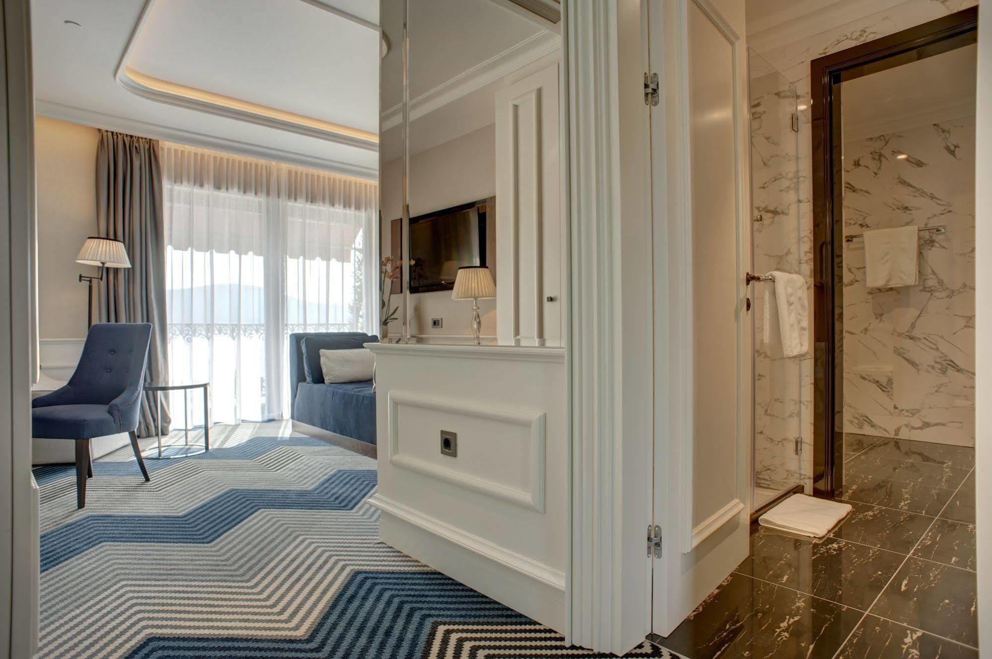 Boutique Hotel La Roche Tivat Ngoại thất bức ảnh