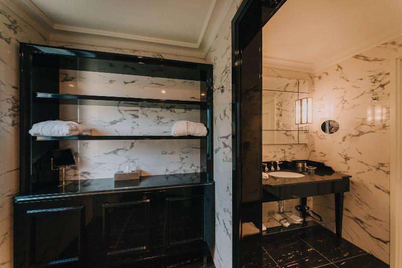 Boutique Hotel La Roche Tivat Ngoại thất bức ảnh